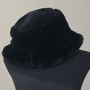 Black Faux Fur Wilson Leather Fashion Bucket Hat S/M